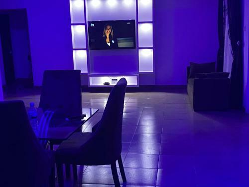 Boujie Apartment With Lovely Room