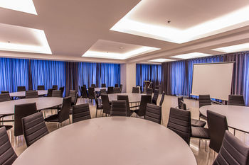 Y2 Residence Hotel