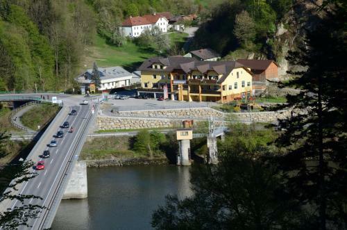 Hostal Gasthof Zur Donaubr�cke
