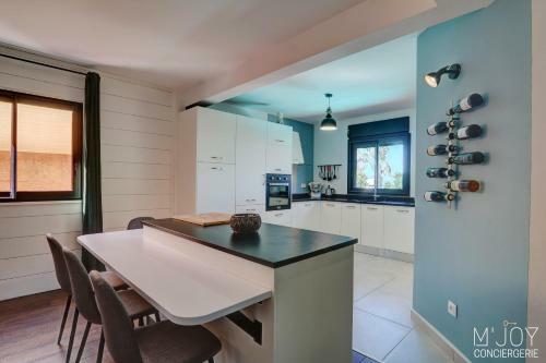 Villa Cardinal ? La Villa Aux Touches Color�es