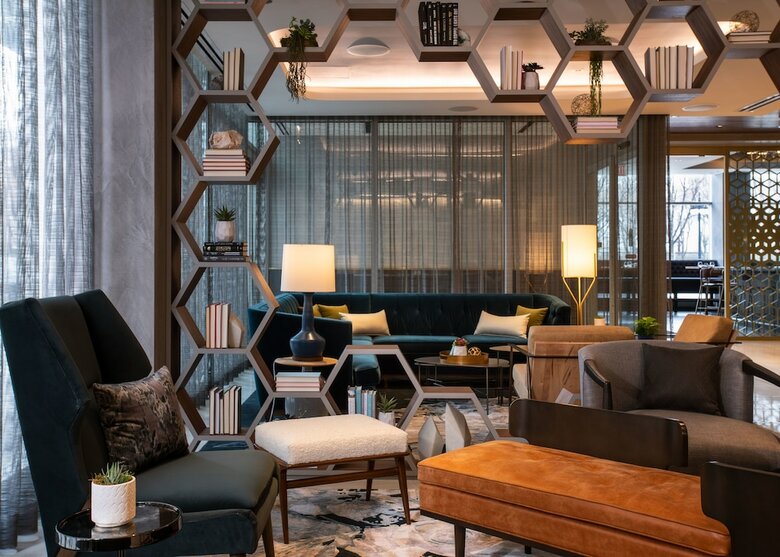 Hotel Chicago`s Essex Inn