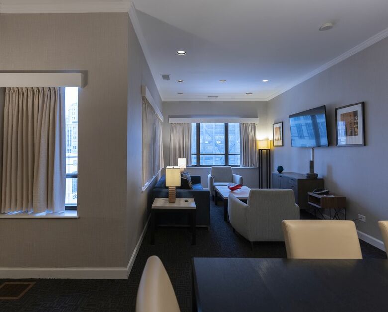 The Tremont Chicago Hotel At Magnificent Mile