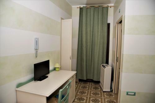 Hostal La Lanterna Di Bachi