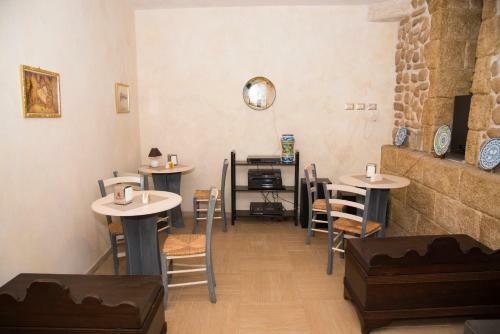 Hostal La Lanterna Di Bachi