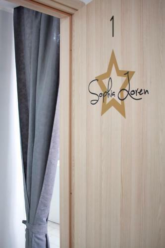 Hostal Tibur Star Guest House