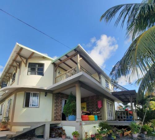 Hostal The Beachhouse