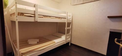 Hostdomus - City Center Apartment