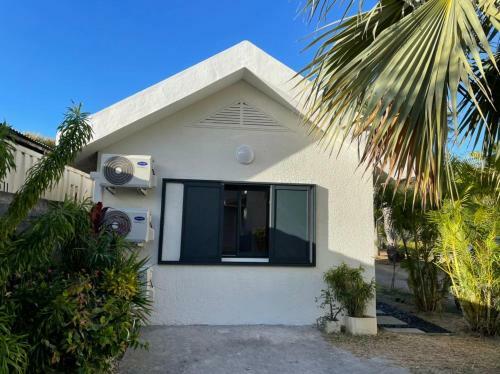 Villa & Bungalow 'coco Des Sables' Les Pieds Dans L'eau