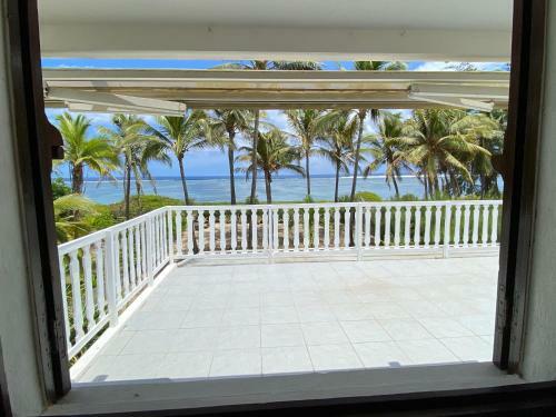 Villa & Bungalow 'coco Des Sables' Les Pieds Dans L'eau