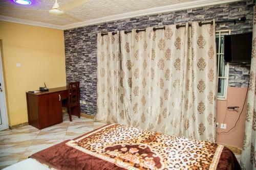 Vihills Hotel