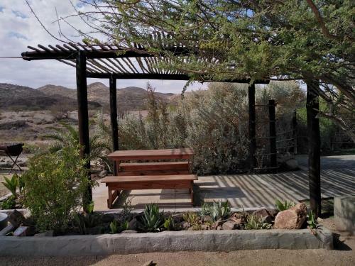 Achab Semi-self Catering Tent