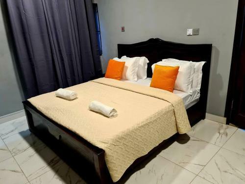 Beautiful 1bed Apartment In Adenta Wifi