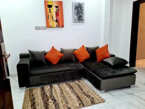 Beautiful 1bed Apartment In Adenta Wifi