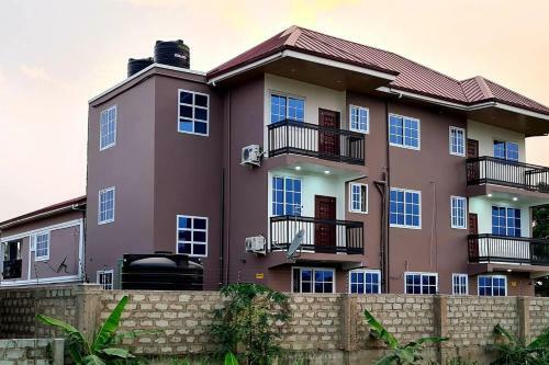 Beautiful 1bed Apartment In Adenta Wifi