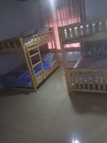 Bed & Breakfast Adriel Homes Ltd