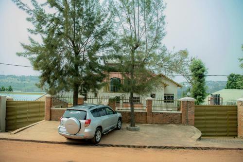 Hostal Gaju House