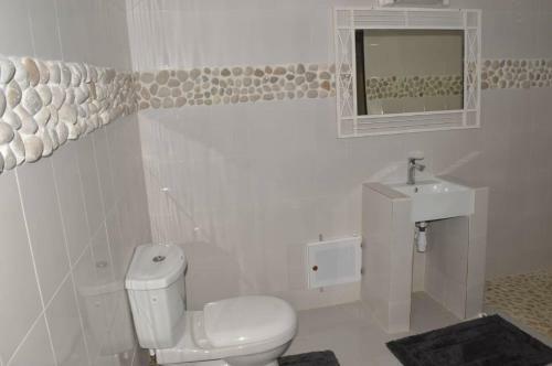The Pool House A La Teranga De Saly
