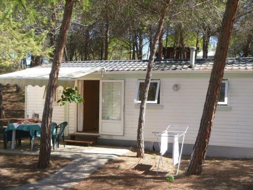 Beautiful Mobile Home In Sorso With Shared Pool