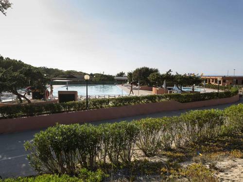 Beautiful Mobile Home In Sorso With Shared Pool