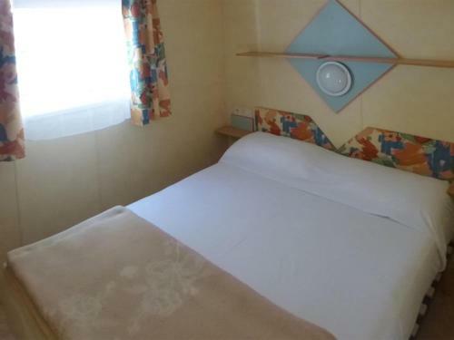 Snug Mobile Home In Sorso With Shared Pool