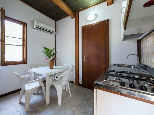 Cosy Mobile Home In Sorso With Garden