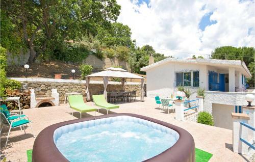 Nice Home In Staletti With Jacuzzi, Sauna And 4 Bedrooms