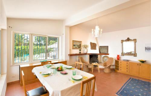 Nice Home In Staletti With Jacuzzi, Sauna And 4 Bedrooms