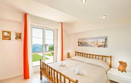 Nice Home In Staletti With Jacuzzi, Sauna And 4 Bedrooms