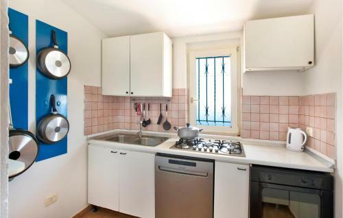 Nice Home In Staletti With Jacuzzi, Sauna And 4 Bedrooms