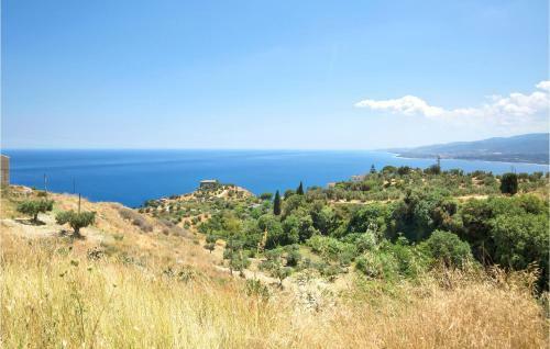 Nice Home In Staletti With Jacuzzi, Sauna And 4 Bedrooms