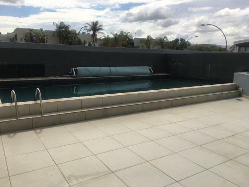 2 Bedroom Penthouse Apartment With Pool & Gym