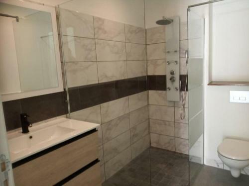 Apartamento Studio Dans Petit Complexe Tranquille