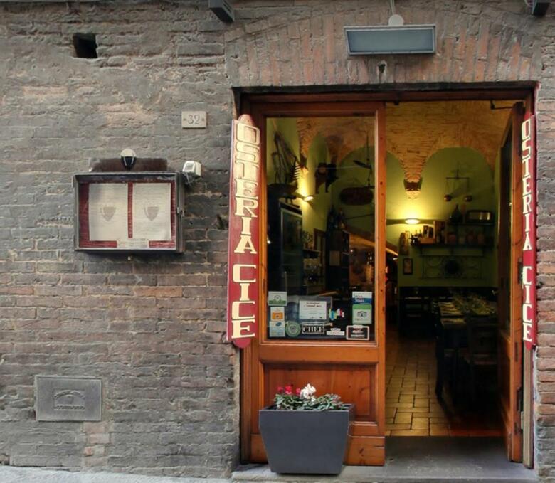 Hostal B&B Quattro Cantoni