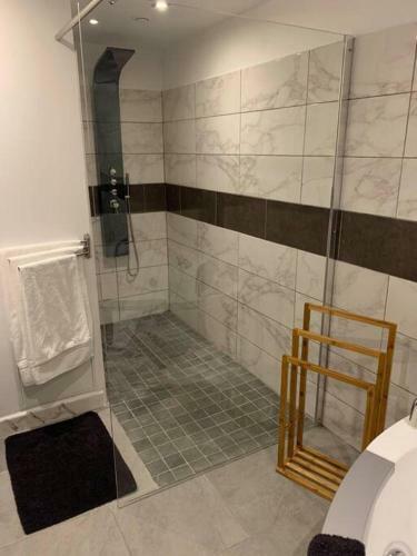 Appartement F3 Dans Petit Complexe Tranquille
