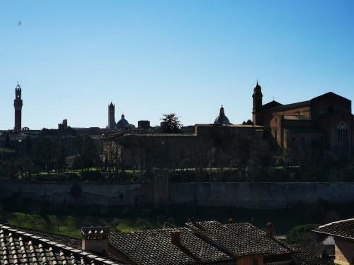 Apartamento Affaccio Su Siena,vicino Al Centro, Con Garage