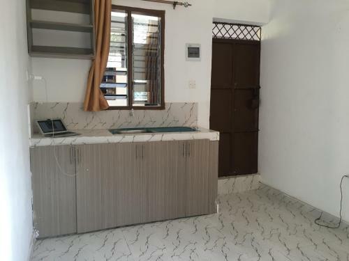 Brink Breeze Guest Rooms & Apartments