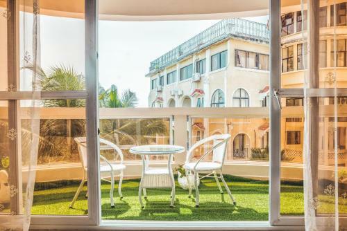 Beachfront Furnished Apartments With Swimming Pool