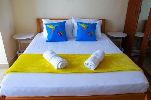 Cozy, Spacious, Quiet Executive Furnished Apartment