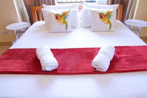 Cozy, Spacious, Quiet Executive Furnished Apartment