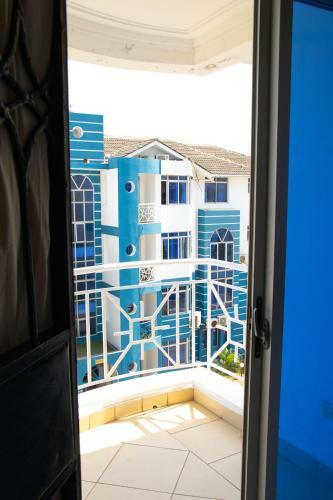 Cozy, Spacious, Quiet Executive Furnished Apartment