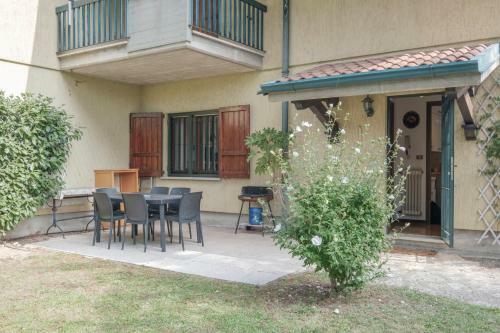 Villa Ida - 2 Bedrooms Apartment With Private Garden
