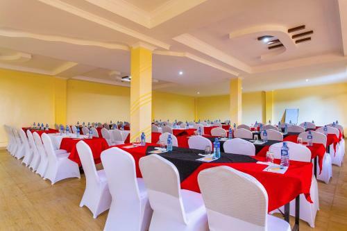 Nokras Riverine Hotel & Spa