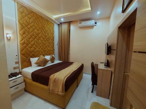 Olympus Hotel & Suites