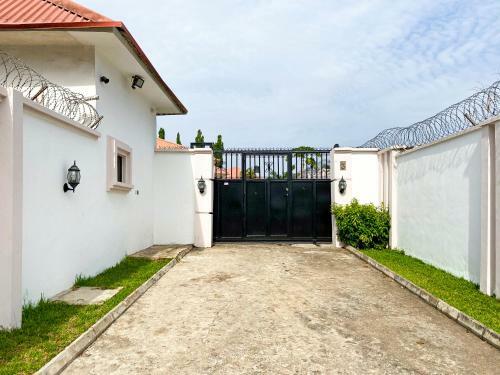2-bedroom Bungalow In Serene Estate