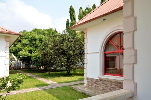 2-bedroom Bungalow In Serene Estate