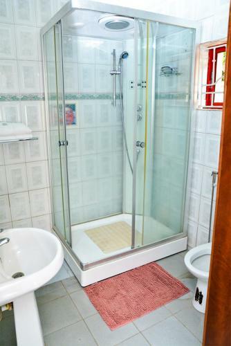 2-bedroom Bungalow In Serene Estate