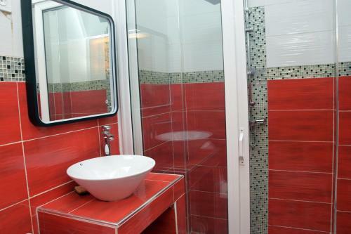 Magnifique Villa Climatis�e Avec Piscine � Warang