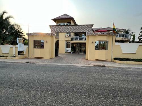 Golden Coast Hotel