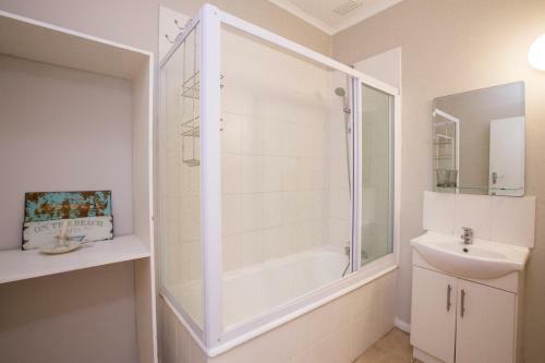Kani Traki Beach Cottage