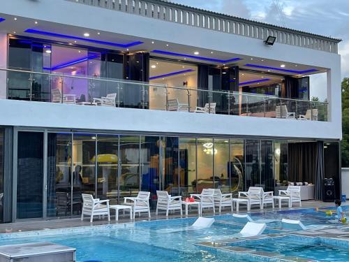 Modern 5-bedroom Villa With Pool, (a Kids Heaven).